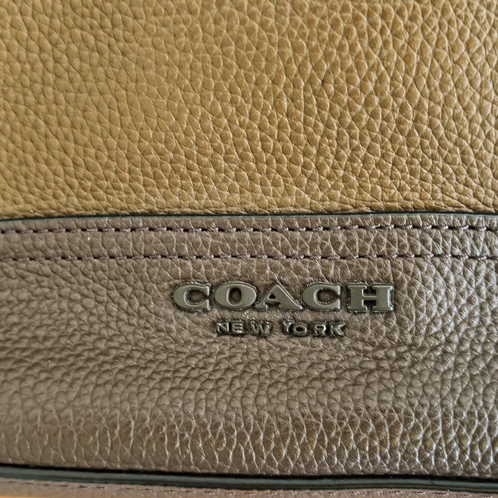 Coach Men’s Leather Backpack Brown Like New - Picture 4 of 5